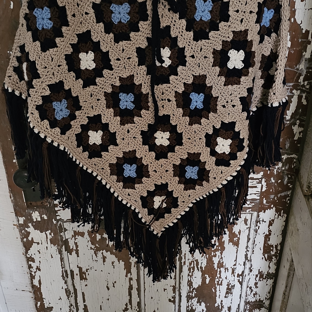 Vintage Granny square poncho